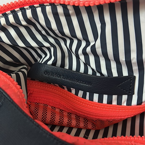 Lululemon Very Roomy Neon Orange/Navy Blue Duffel Bag - Picture 8 of 12